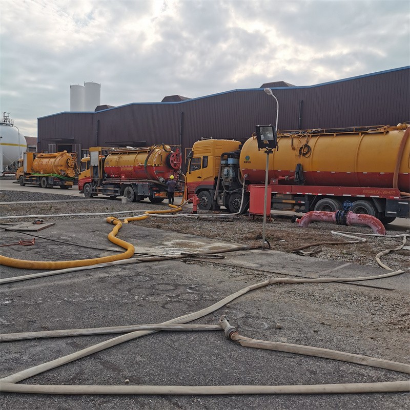 渭城污水池清理